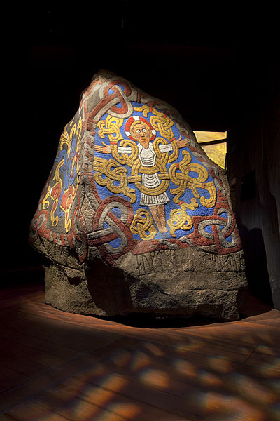 400px-The_Jelling_Stone_-_VIKING_exhibition_at_the_National_Museum_of_Denmark_-_Photo_The_National_Museum_of_Denmark_(9084035770)